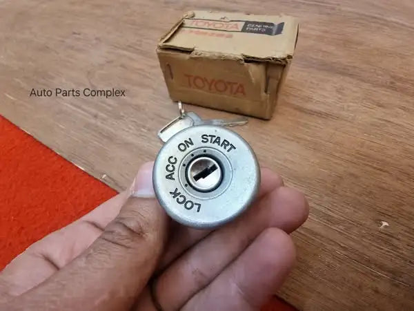 Corolla 1971 – 1974 NOS OEM ignition switch cylinder Te27 Ke20 Te21 te28