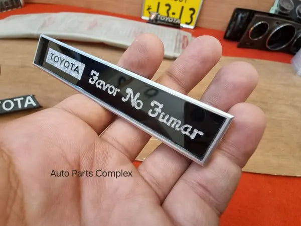 Toyota Favor No Fumar 1970s 1980s interior plate