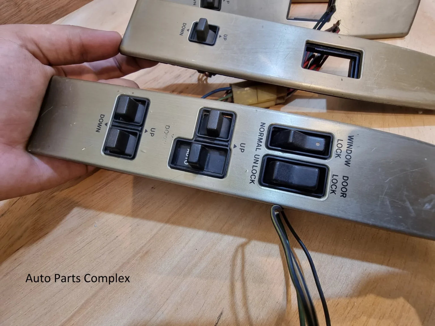 GX61 Mark-II 1980 – 1984 power windows master switch and left side window switches